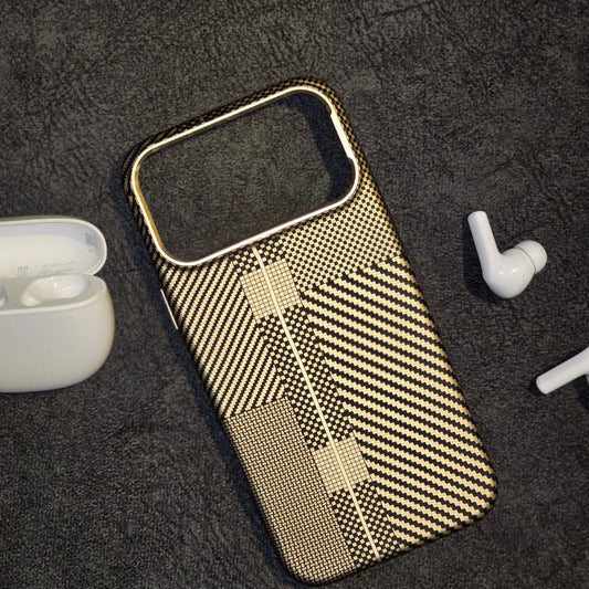 Carbon Fiber Case – iPhone 17 Pro Max