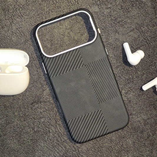 Carbon Fiber Case – iPhone 17 Pro Max