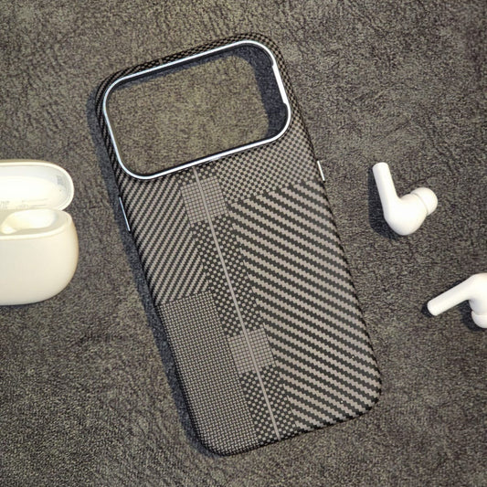 Carbon Fiber Case – iPhone 17 Pro Max